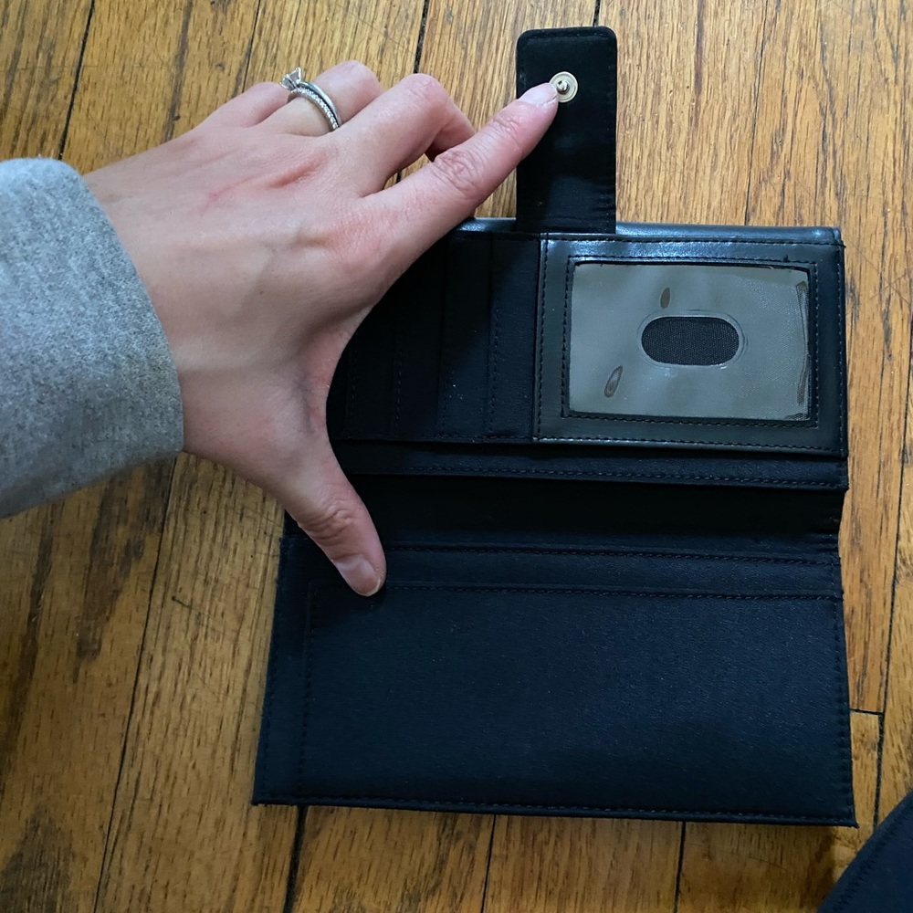 Nine West Wallet - Picture 4 of 4